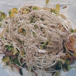 とろろ昆布ときのこのパスタ